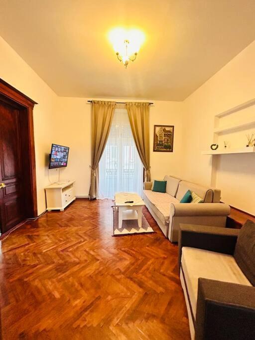 Hidden Gem In The Old Town Apartment Timisoara Exterior photo