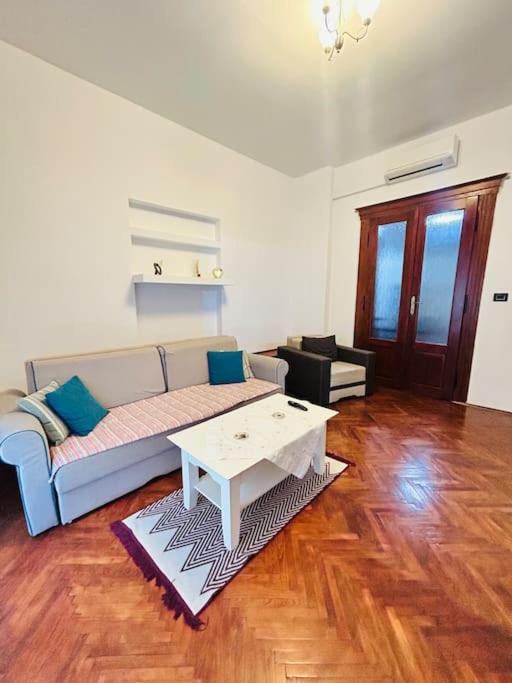 Hidden Gem In The Old Town Apartment Timisoara Exterior photo